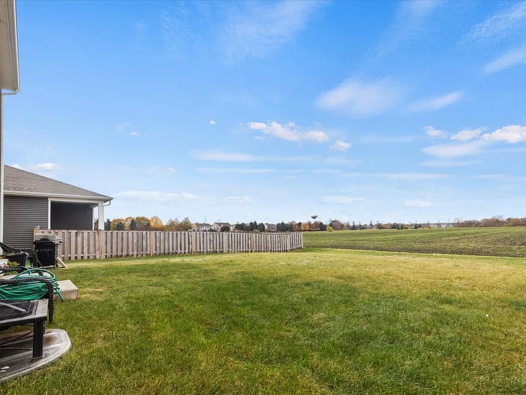 1596 Dublin Dr — Photo 16