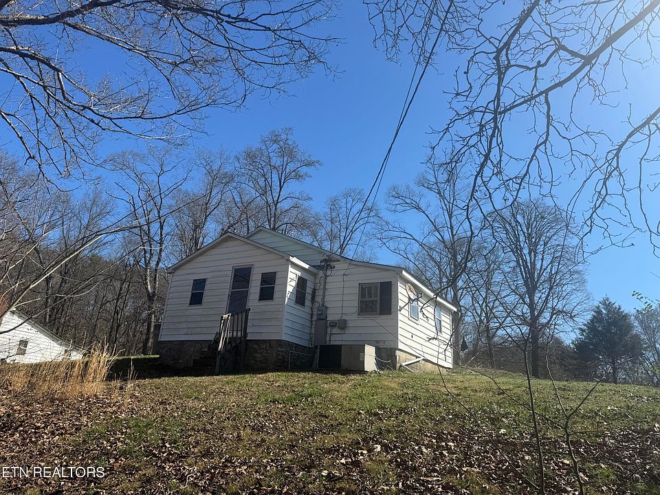 1st image of 2516 Roseberry Rd