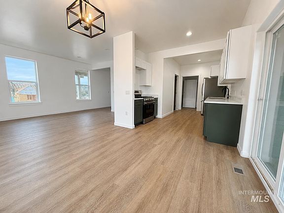 3rd image of 1091 Edington Ave