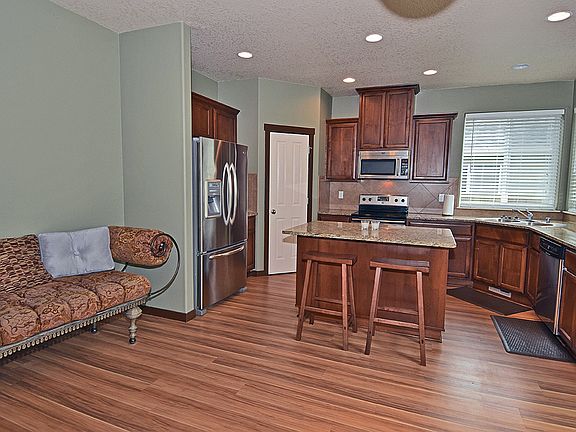 5th image of 6929 NE 104th Way