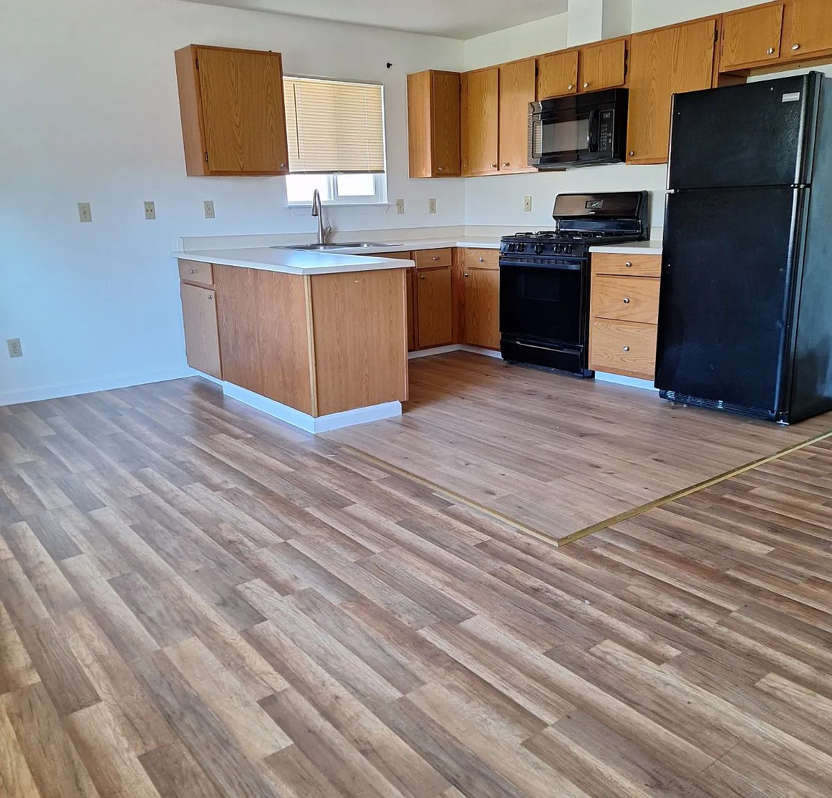 1 bed, 700 sqft, $1,275 — Photo 2