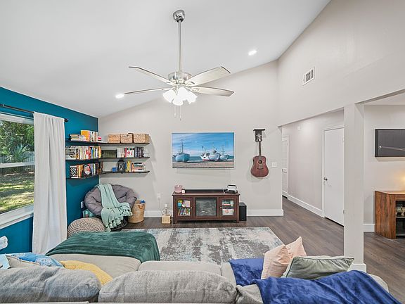 4th image of 39 9th St
