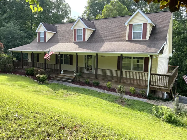 325 Cawood Ct, Big Stone Gap, VA 24219