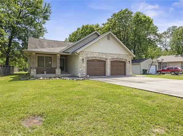 102 E Leighton St, Frontenac, KS 66763