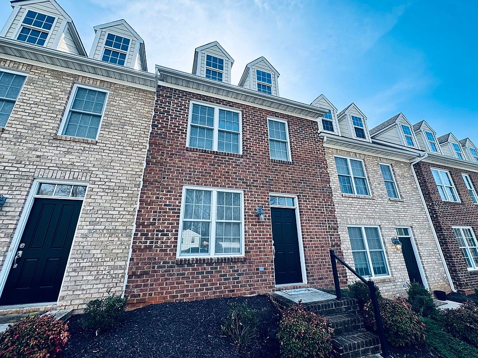 1st image of 824 Wiggington Rd #103