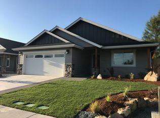 2883 Esther Ln, Grants Pass, OR 97527