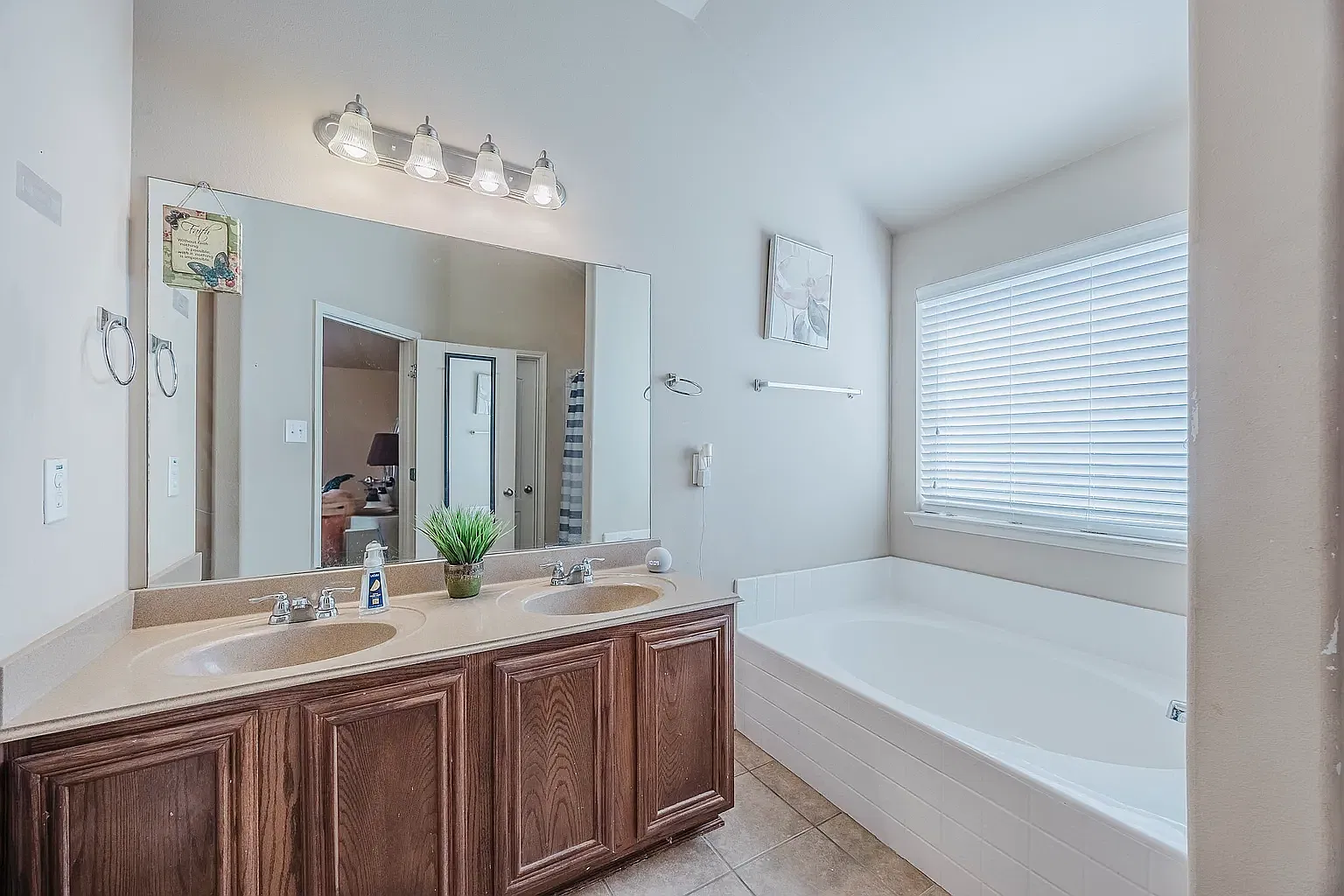 8132 Tierra Del Sol Rd — Photo 3
