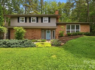 7 Woodbury Rd, Asheville, NC 28804