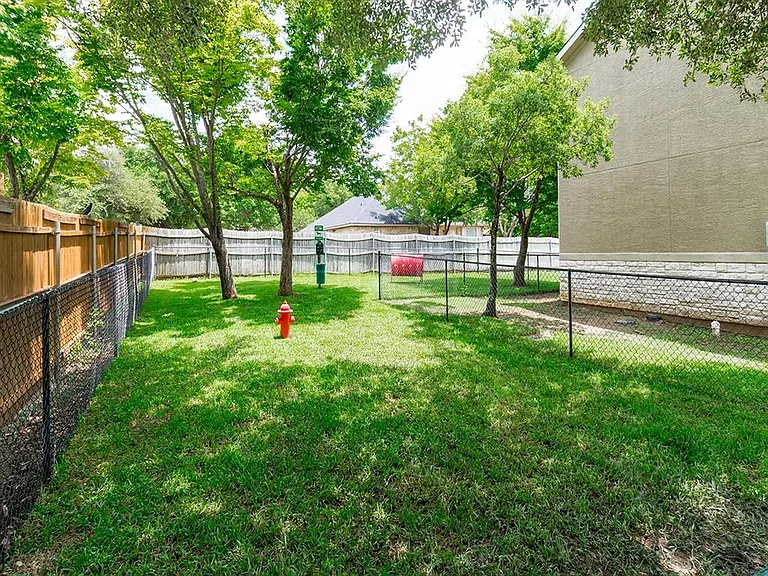 Residences at Holly Oaks — Photo 16