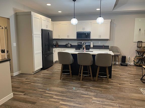 5th image of 1229 Blackhawk Ct