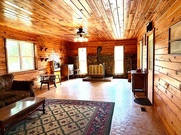 4th image of 22229 Woods Rd