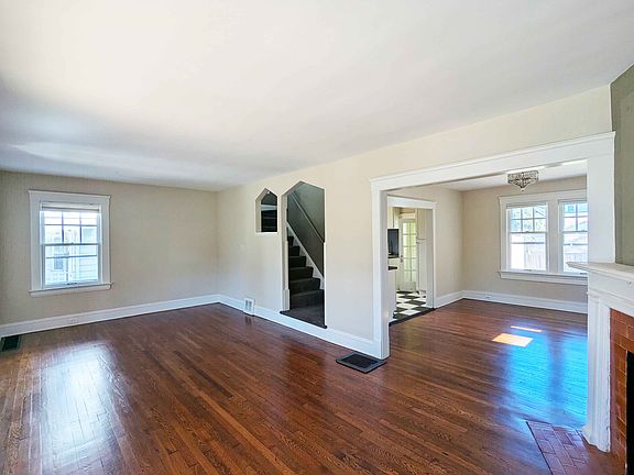5th image of 1497 Lauderdale Ave