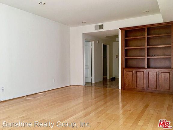 4th image of 11648 Mayfield Ave APT 202