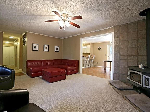 3rd image of 22 Heather Cir