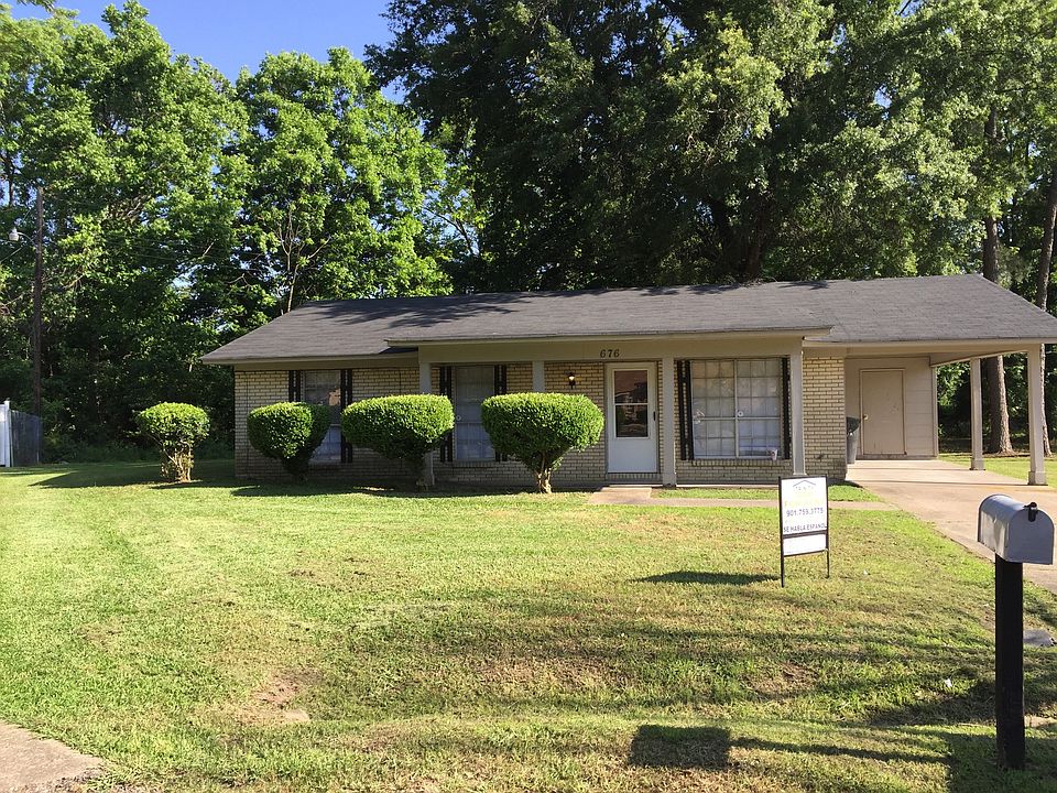 1st image of 676 W Chatham Dr