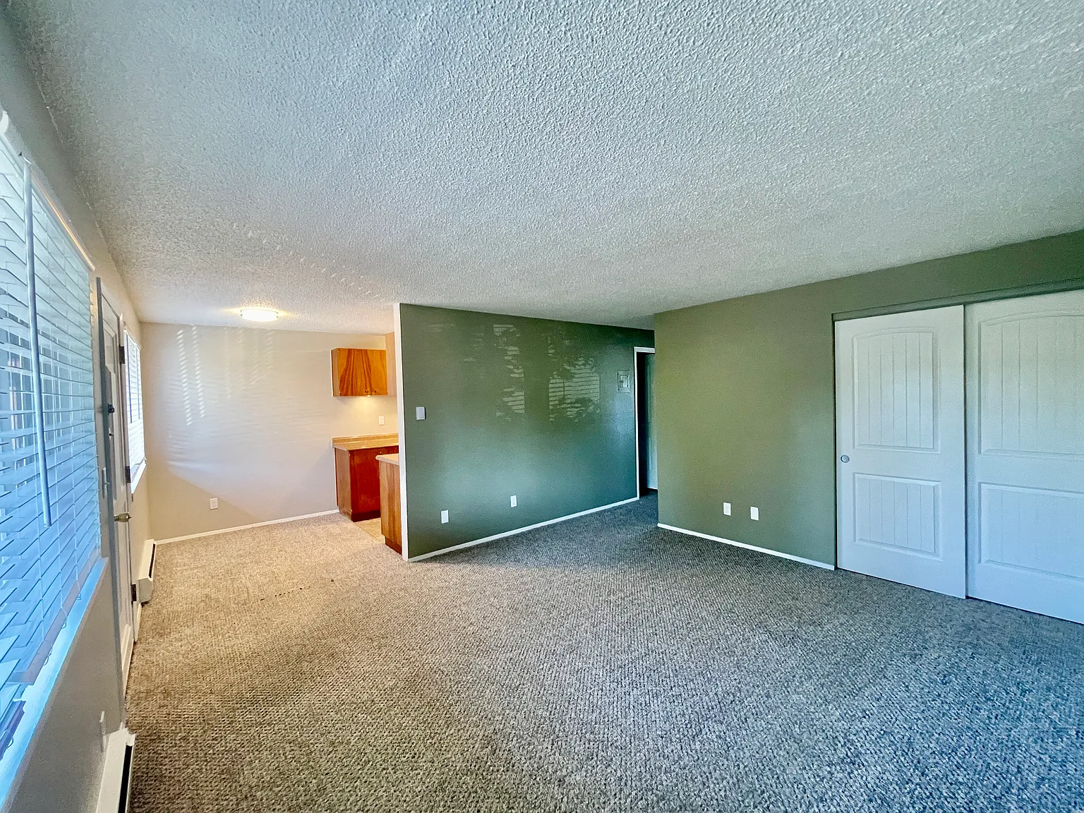 2 bed, 750 sqft, $1,650 — Photo 3
