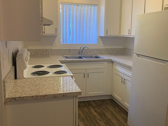 4th image of 355 Emerald Ave #12