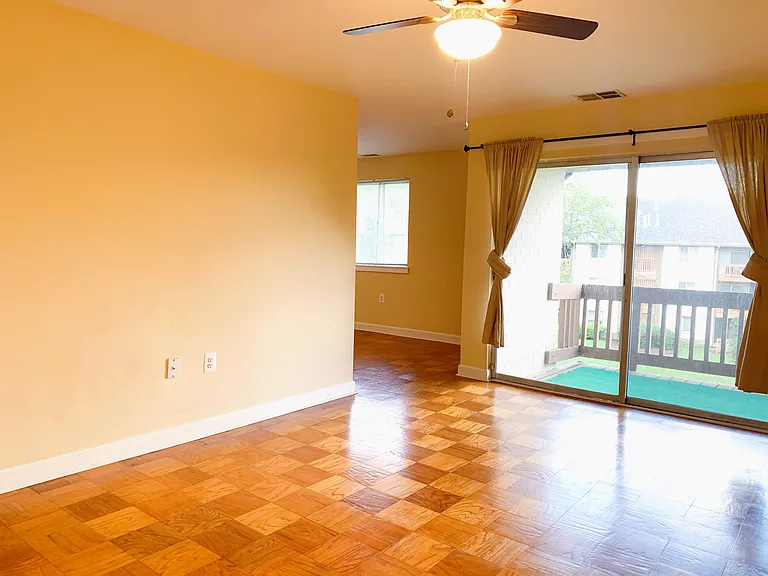5015 Green Mountain Cir #6 — Photo 3