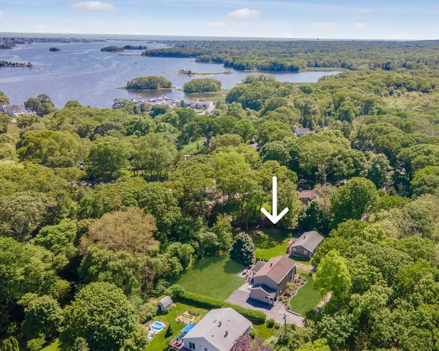 6 bed, 2400 sqft, $6,000 — Photo 1