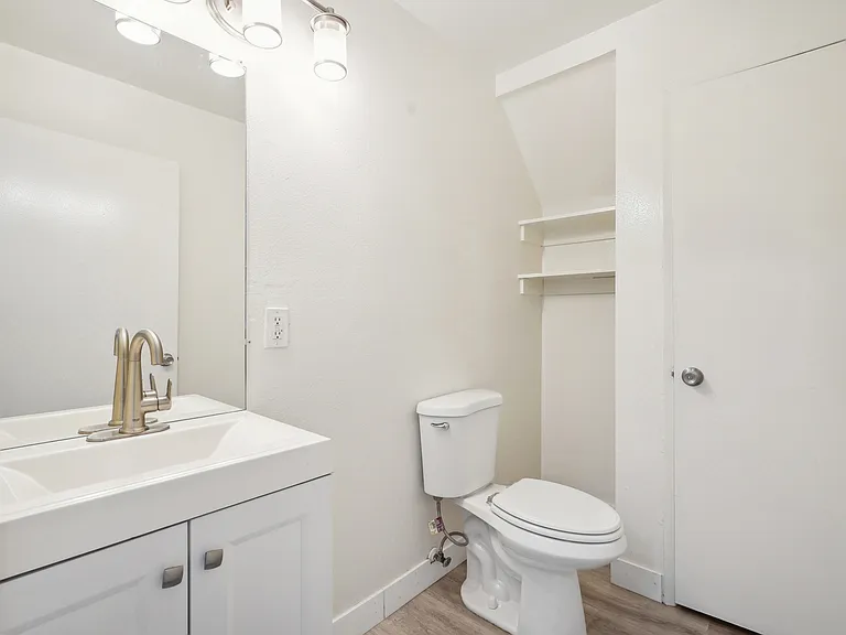 5662 La Mirada Ave. — Photo 11