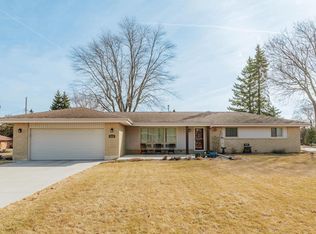 4660 N 135th St, Brookfield, WI 53005
