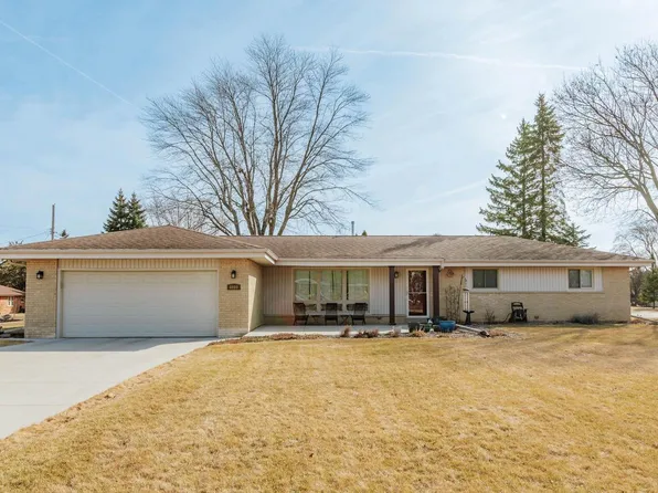 4660 North 135th STREET, Brookfield, WI 53005