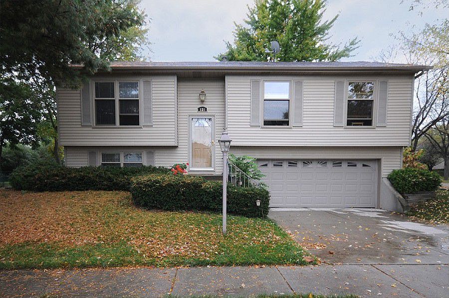 1st image of 121 Monterey Dr