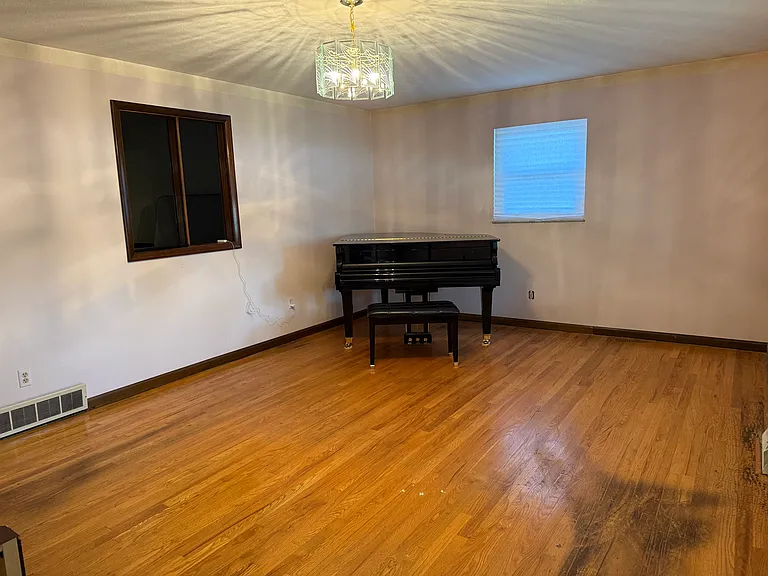 4036 Anthony Ct N — Photo 11