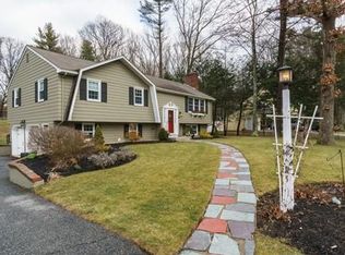 10 Hickory Ln, North Reading, MA 01864