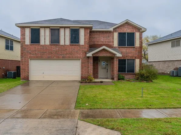 8444 Shallow Creek Dr, Fort Worth, TX 76179