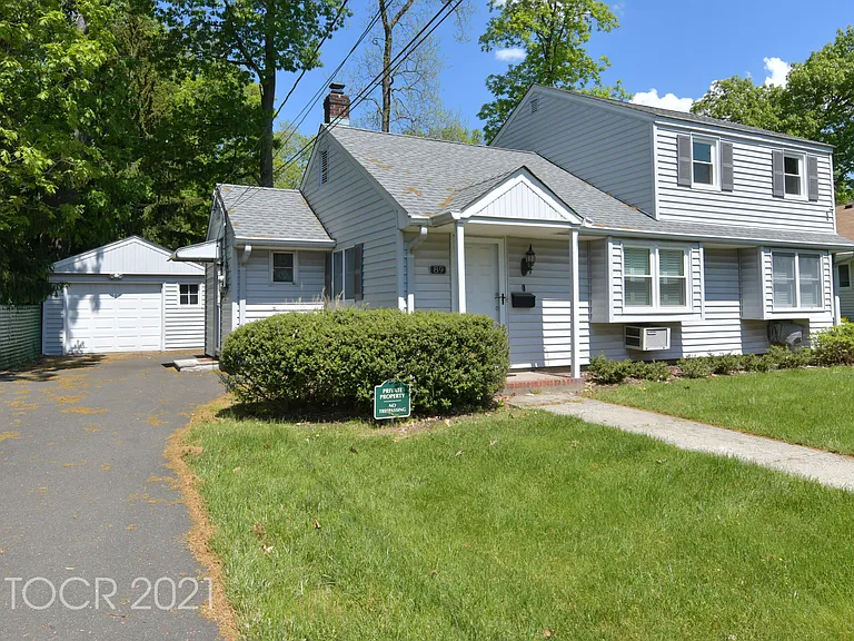 89 Crescent Ave — Photo 2