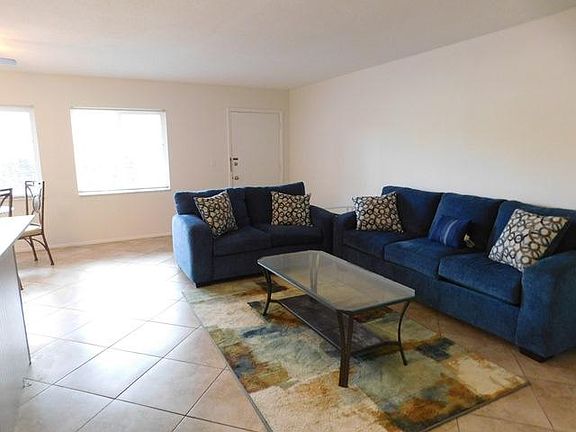 5th image of 220 Park Blvd N APT 107