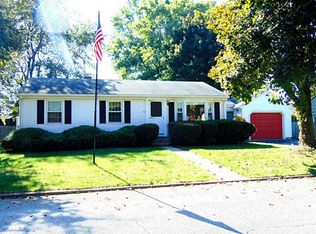 33 Griffith Dr, Riverside, RI 02915