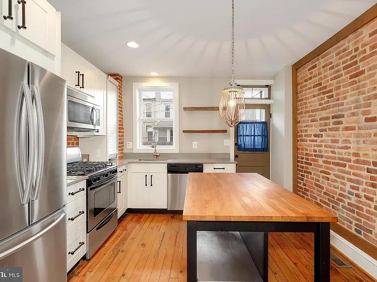 29 N Curley St — Photo 18