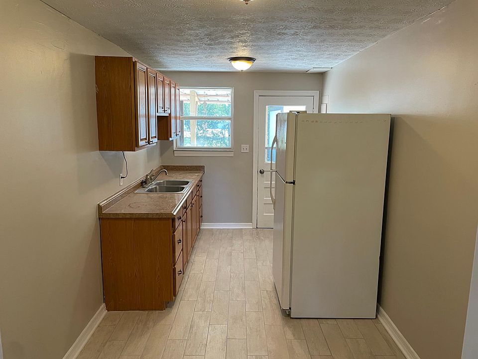1st image of 5234 Lexington Ave #5234