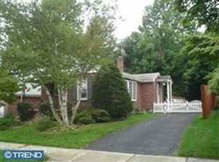 806 Center Rd, Womelsdorf, PA 19567