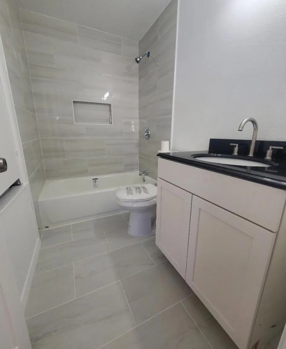 2300 Flemming Dr — Photo 4