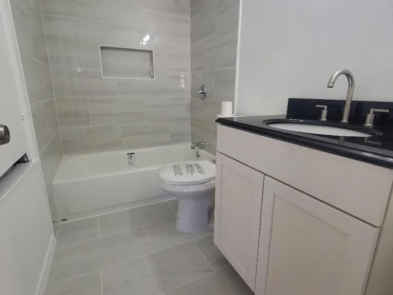 2300 Flemming Dr — Photo 4