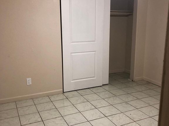 4th image of 326 E Vine Cir #202