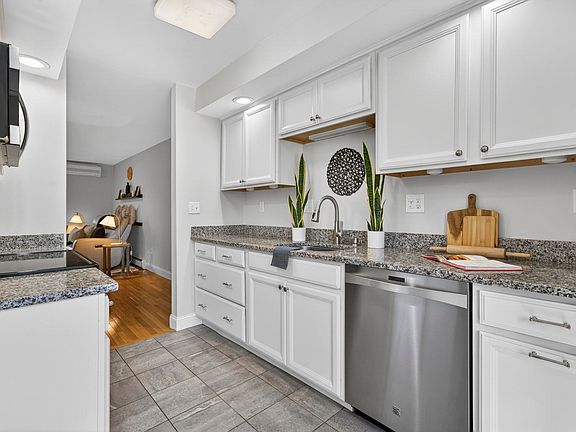 4th image of 5 Walnut Circle