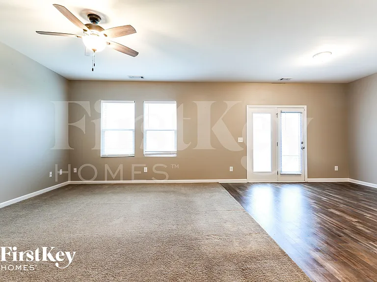 336 Alexander Ln — Photo 2