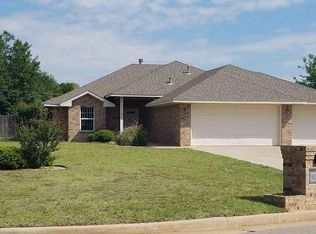 1013 Wendy Cir, Altus, OK 73521