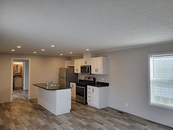 5th image of 38000 Le Chateau Blvd #470