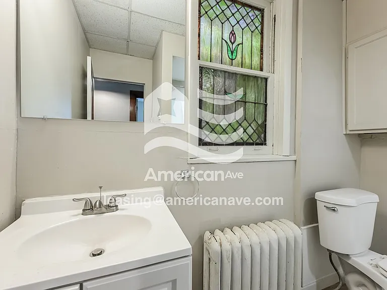 540329_008_bathroom_14.jpg