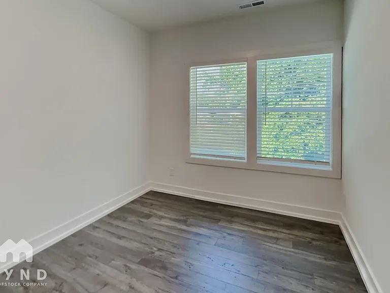 1023 Trembeth Dr — Photo 10