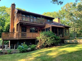 19 Bayes Hill Rd, Oak Bluffs, MA 02557