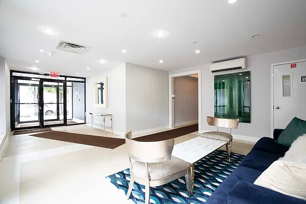 Sold by Avenue Sotheby's International Realty | media 15