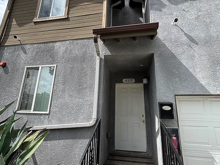 439 E 107th St — Photo 1