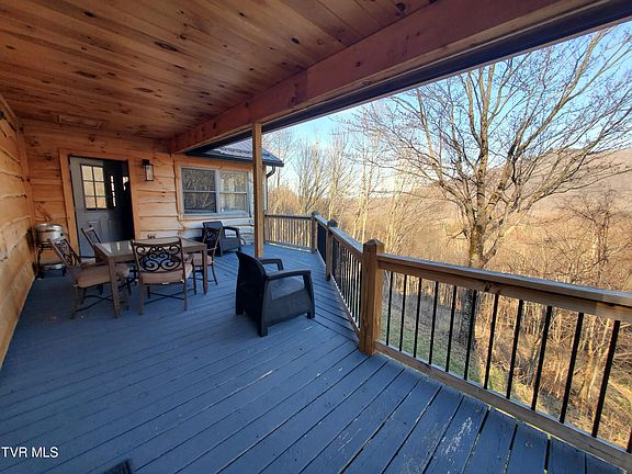 3rd image of 108 Roan View Rd