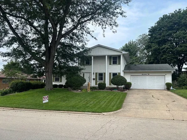 1710 Spruce St, Peru, IL 61354